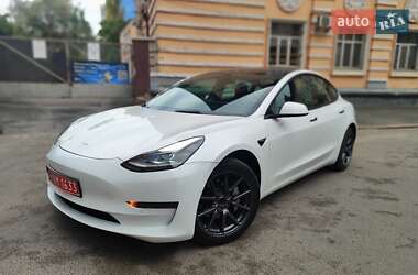Седан Tesla Model 3 2021 в Киеве