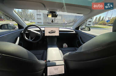 Седан Tesla Model 3 2024 в 