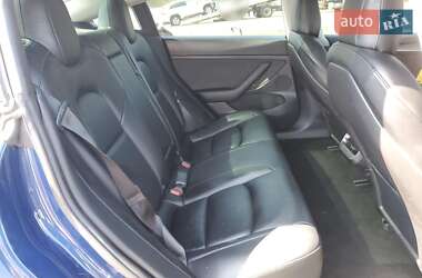 Седан Tesla Model 3 2022 в 
