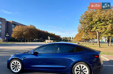 Седан Tesla Model 3 2022 в 