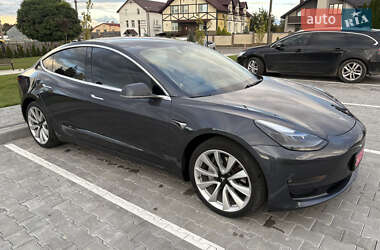 Седан Tesla Model 3 2018 в 