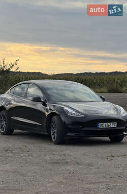 Седан Tesla Model 3 2022 в Львові