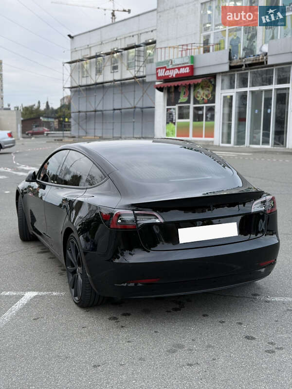 Седан Tesla Model 3 2020 в Києві