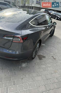 Седан Tesla Model 3 2018 в 