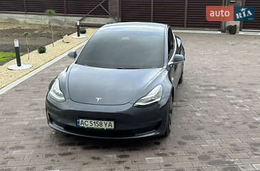 Седан Tesla Model 3 2020 в 