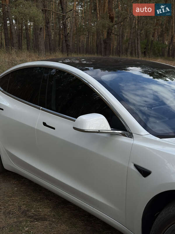 Седан Tesla Model 3 2018 в Днепре
