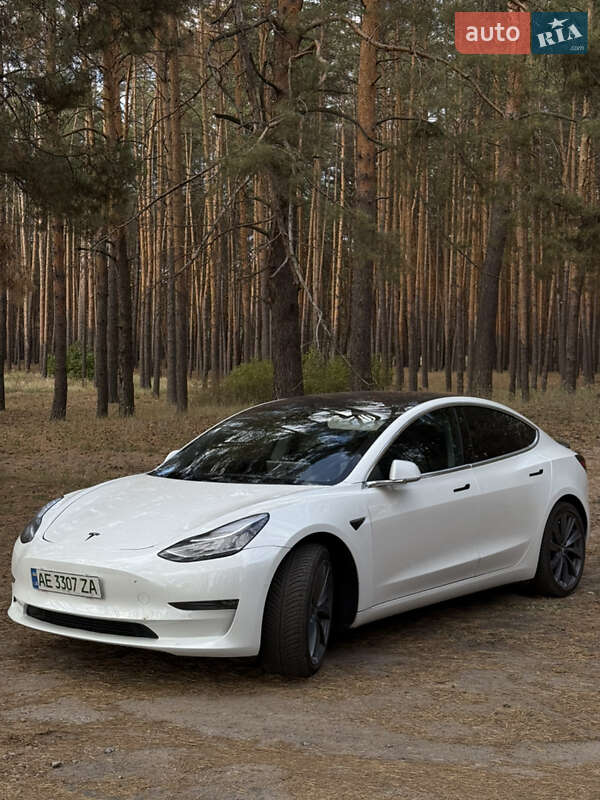 Седан Tesla Model 3 2018 в Днепре