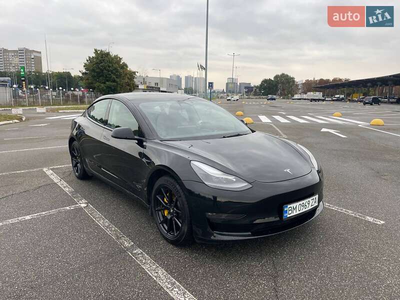 Седан Tesla Model 3 2023 в Киеве