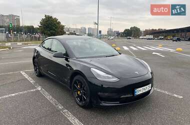Седан Tesla Model 3 2023 в 