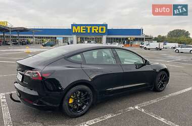 Седан Tesla Model 3 2023 в 