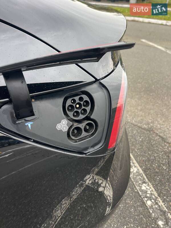 Седан Tesla Model 3 2023 в Киеве