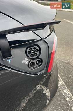 Седан Tesla Model 3 2023 в 