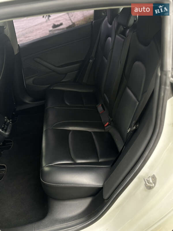 Седан Tesla Model 3 2019 в Дніпрі