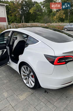 Седан Tesla Model 3 2019 в 