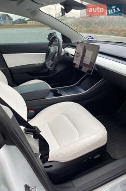 Седан Tesla Model 3 2019 в 
