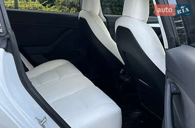 Седан Tesla Model 3 2021 в 