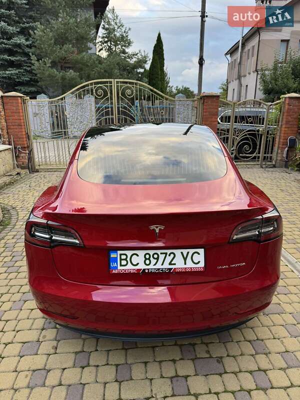 Седан Tesla Model 3 2018 в Львове