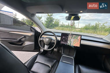Седан Tesla Model 3 2022 в 