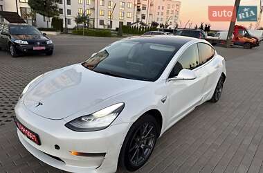 Седан Tesla Model 3 2020 в 