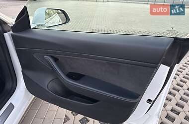 Седан Tesla Model 3 2020 в 