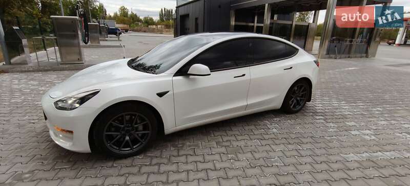 Седан Tesla Model 3 2020 в Кривому Розі