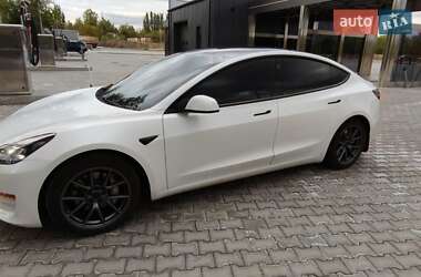 Седан Tesla Model 3 2020 в 