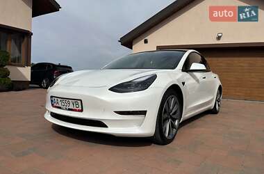 Седан Tesla Model 3 2021 в 
