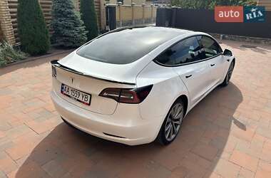 Седан Tesla Model 3 2021 в 