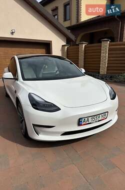 Седан Tesla Model 3 2021 в 