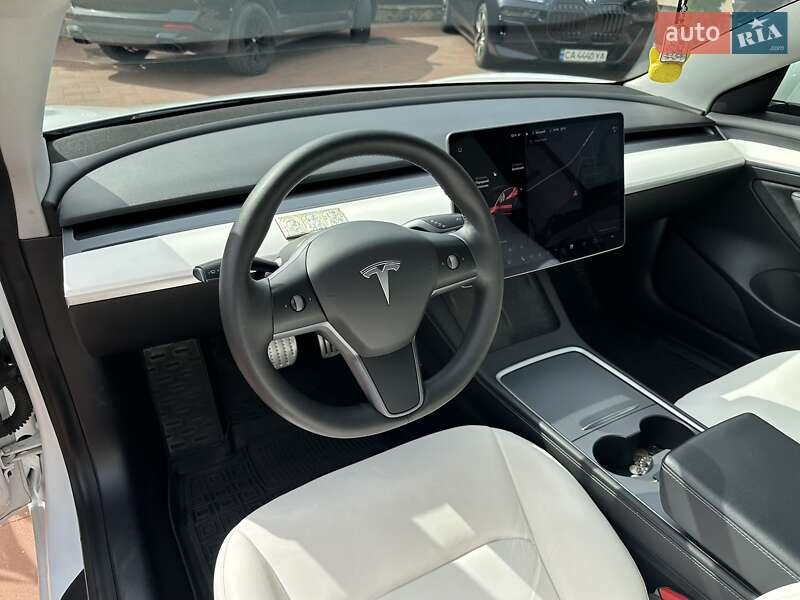 Седан Tesla Model 3 2021 в Черкассах
