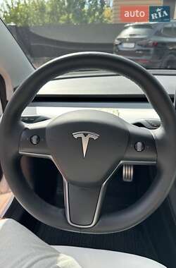 Седан Tesla Model 3 2021 в 
