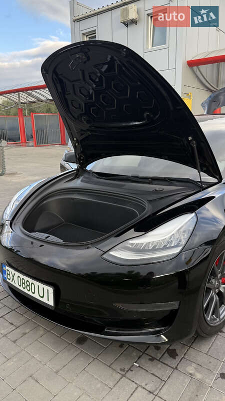 Седан Tesla Model 3 2018 в Хмельницькому