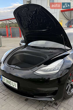 Седан Tesla Model 3 2018 в 