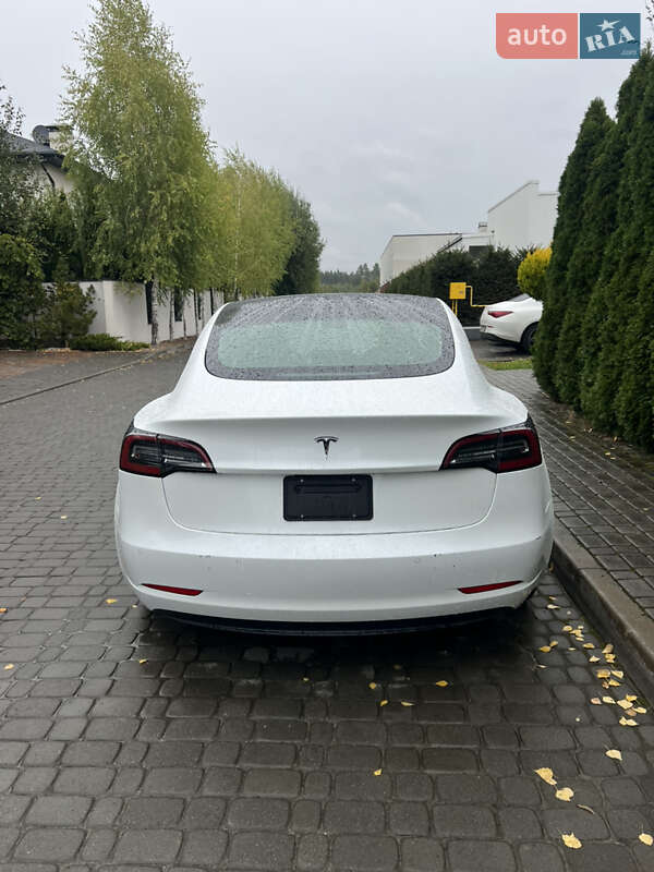 Седан Tesla Model 3 2019 в Киеве