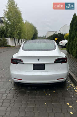 Седан Tesla Model 3 2019 в 