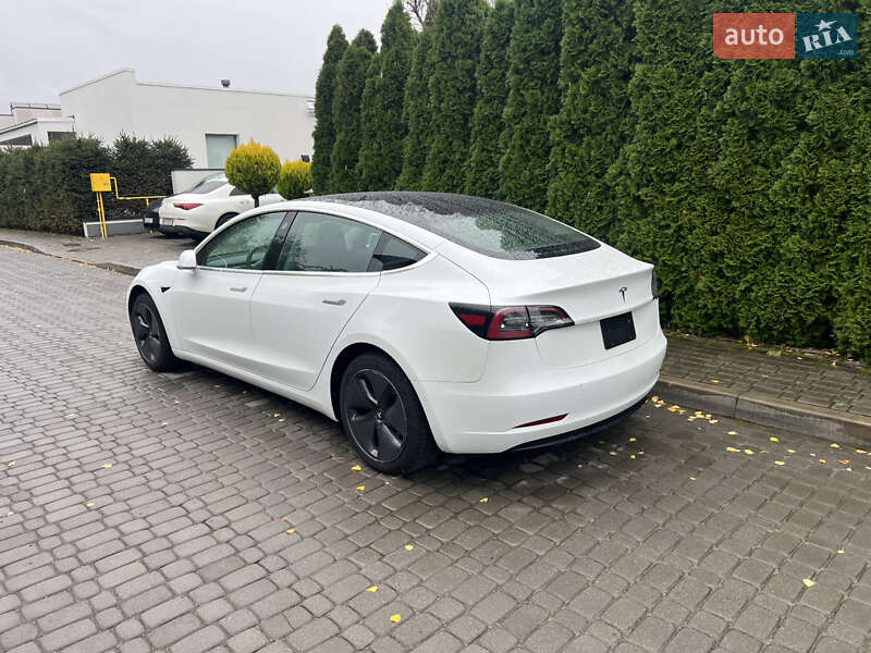Седан Tesla Model 3 2019 в Киеве