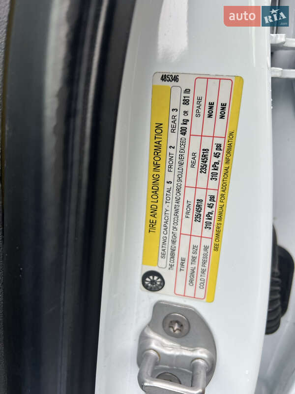 Седан Tesla Model 3 2019 в Киеве