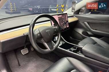 Седан Tesla Model 3 2019 в 