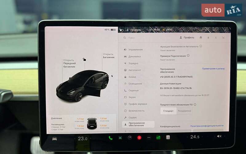 Седан Tesla Model 3 2019 в Чернівцях