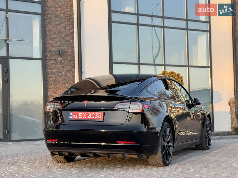 Седан Tesla Model 3 2019 в Тернополі фото 43 Седан Tesla Model 3 2019 в Тернополі