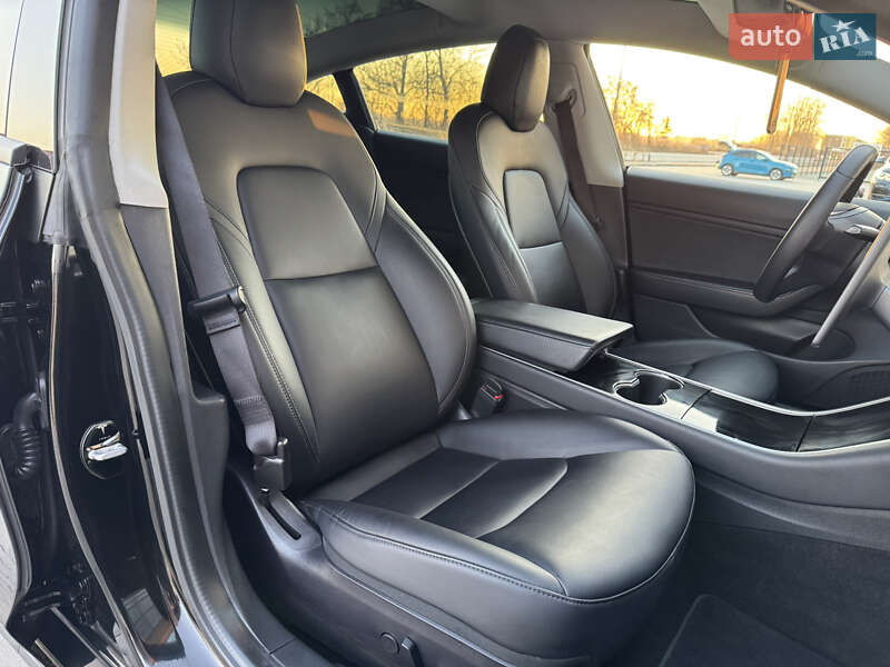 Седан Tesla Model 3 2019 в Тернополі фото 57 Седан Tesla Model 3 2019 в Тернополі