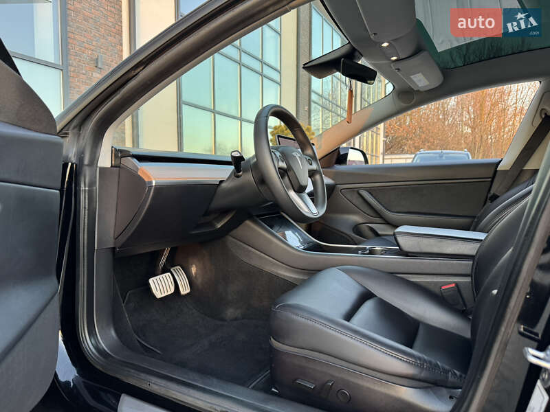 Седан Tesla Model 3 2019 в Тернополі фото 70 Седан Tesla Model 3 2019 в Тернополі