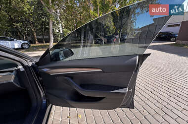 Седан Tesla Model 3 2023 в 