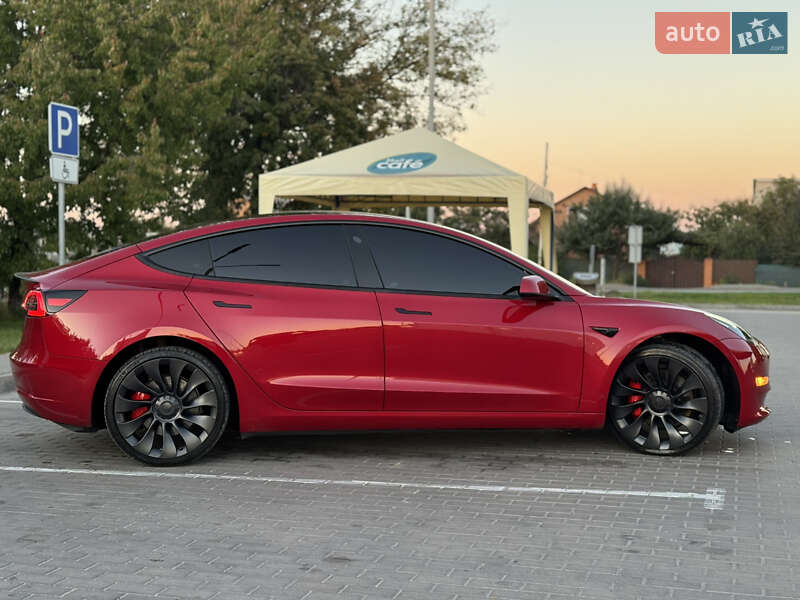 Седан Tesla Model 3 2022 в Вінниці