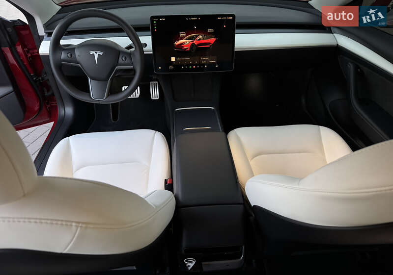 Седан Tesla Model 3 2022 в Вінниці