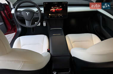 Седан Tesla Model 3 2022 в 