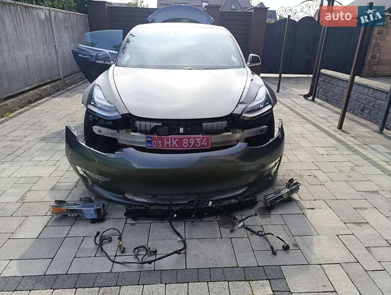 Седан Tesla Model 3 2018 в 