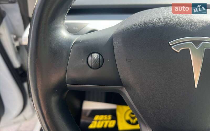 Седан Tesla Model 3 2019 в Ивано-Франковске