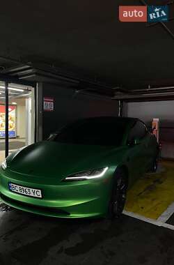 Седан Tesla Model 3 2025 в Львове