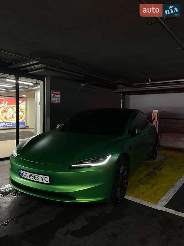 Tesla Model 3 2025